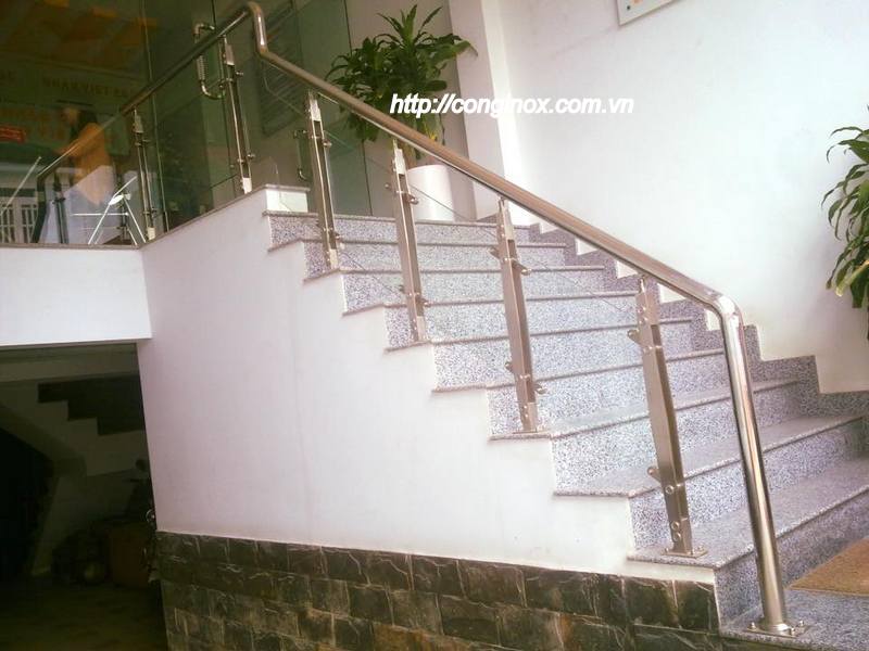 Cầu thang INOX 23