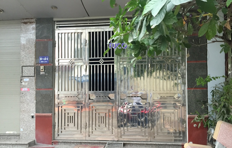 cửa inox 4 cánh tại Hà Nội