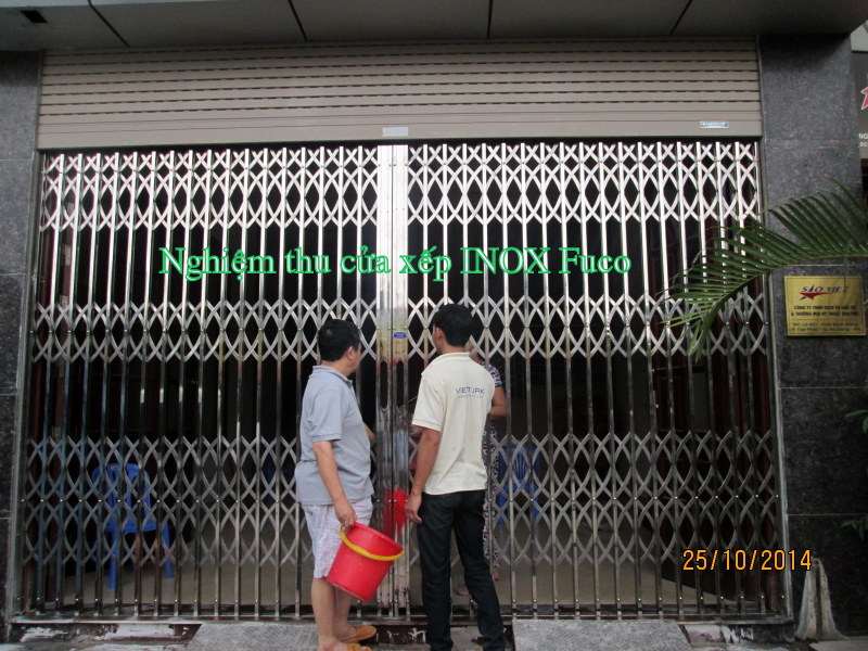 thi công cửa xếp inox tại Hà Nội